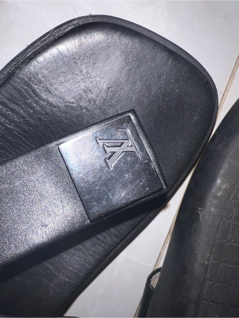 Louis Vuitton Black Leather Cross-Strap Women’s Sandals - Picture 3 of 5